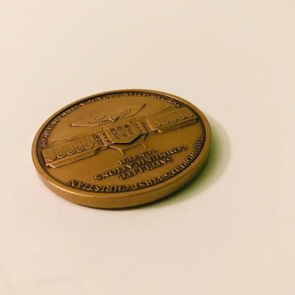 Vintage 1977  Religious The Christian Broadcasting Coin - Picture 4 of 7